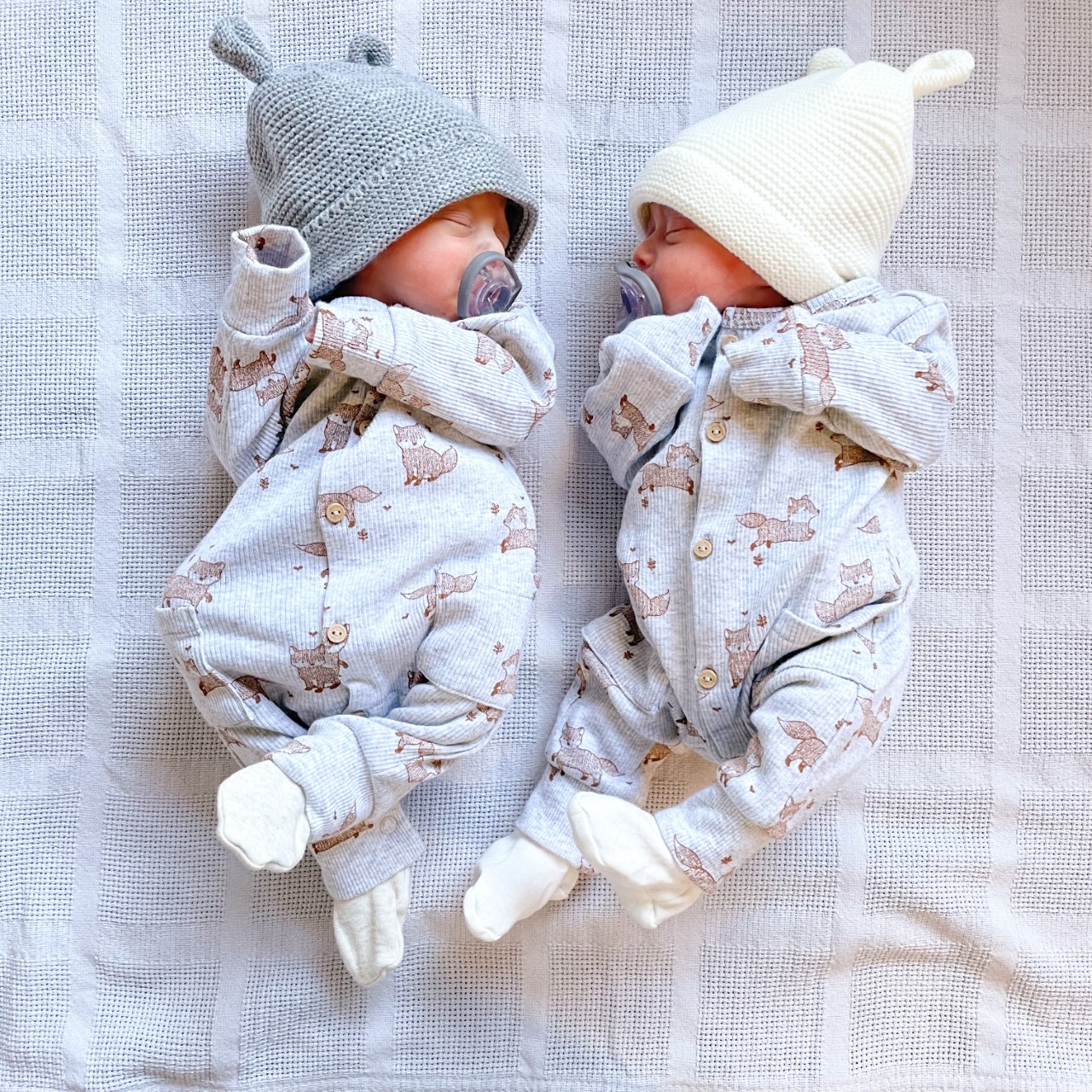 Nanobebe - Chupetes para bebés de 0 a 3 meses, ortodónticos, se curvan  cómodamente con el contorno de la cara, galardonados para bebés que  amamantan