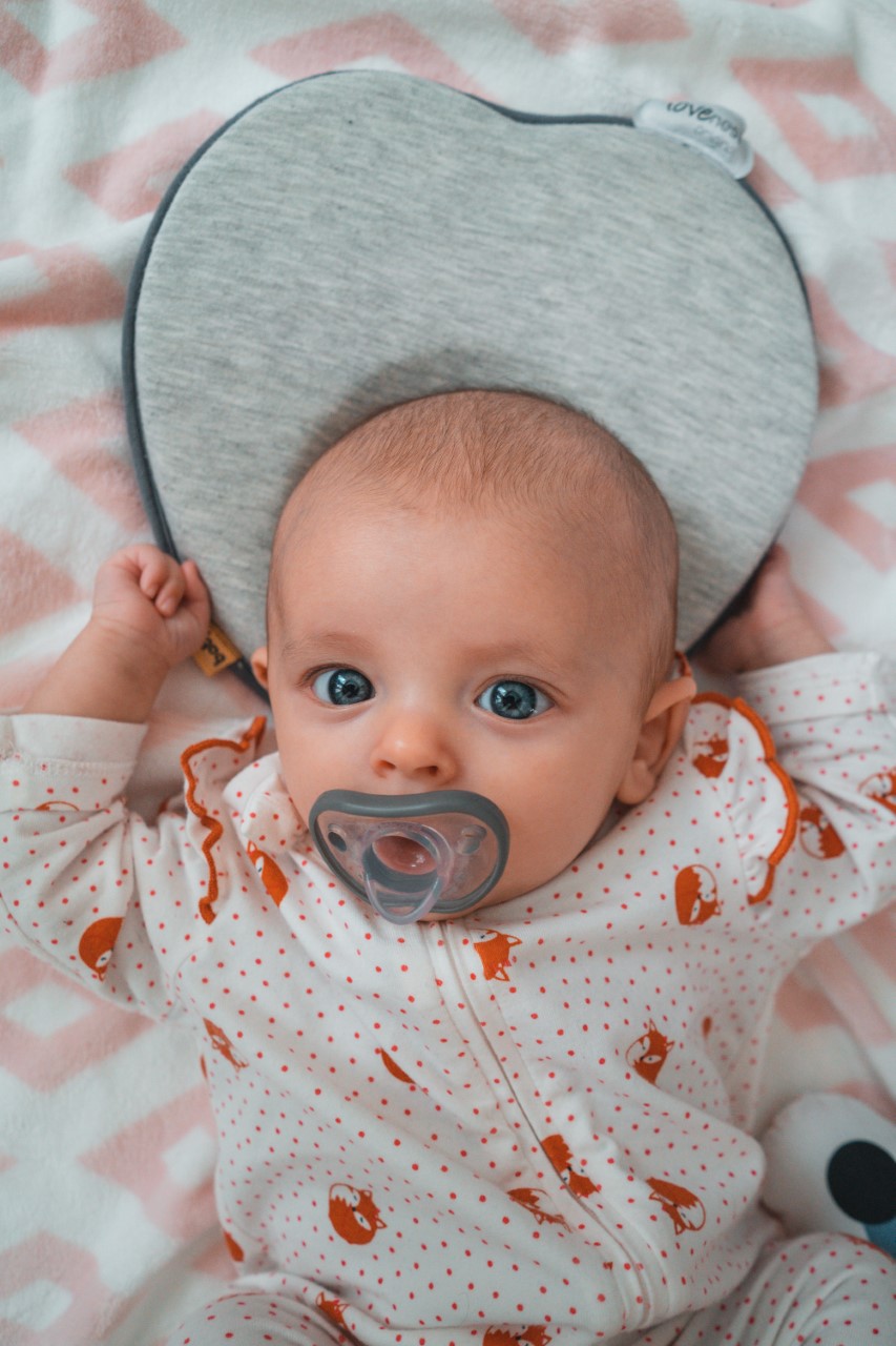 Nanobebe - Chupetes para bebés de 0 a 3 meses, ortodónticos, se curvan  cómodamente con el contorno de la cara, galardonados para bebés que  amamantan